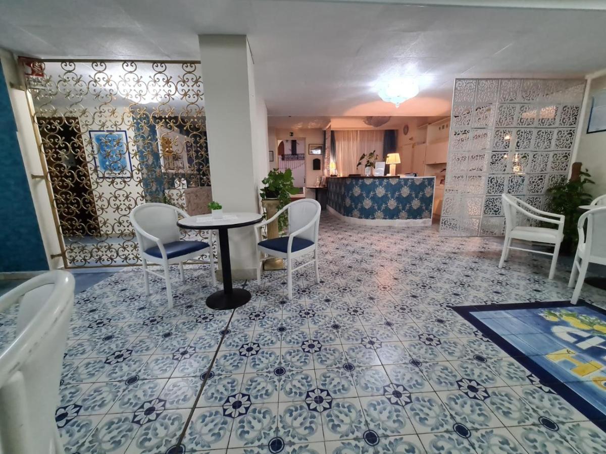 Baia Degli Dei Lejlighed Giardini Naxos Eksteriør billede