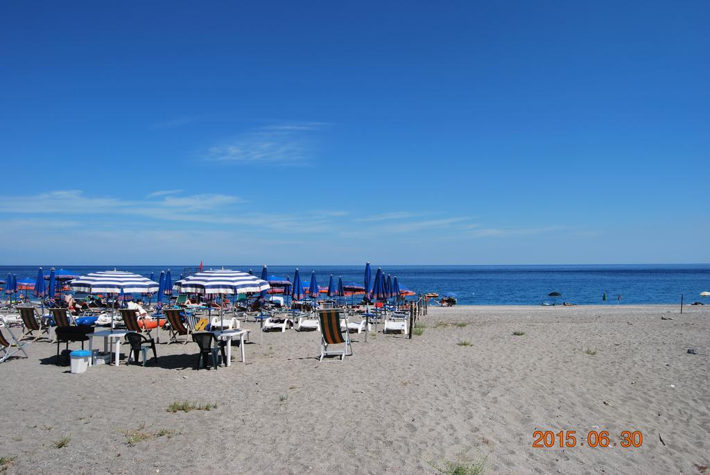Baia Degli Dei Lejlighed Giardini Naxos Eksteriør billede