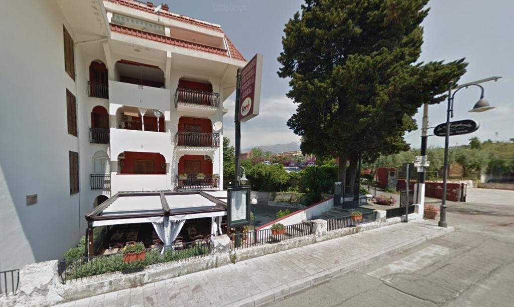 Baia Degli Dei Lejlighed Giardini Naxos Eksteriør billede