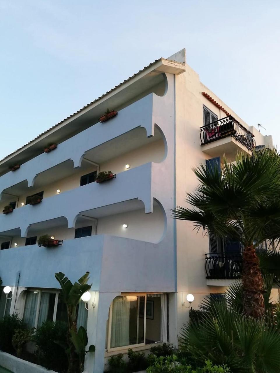 Baia Degli Dei Lejlighed Giardini Naxos Eksteriør billede